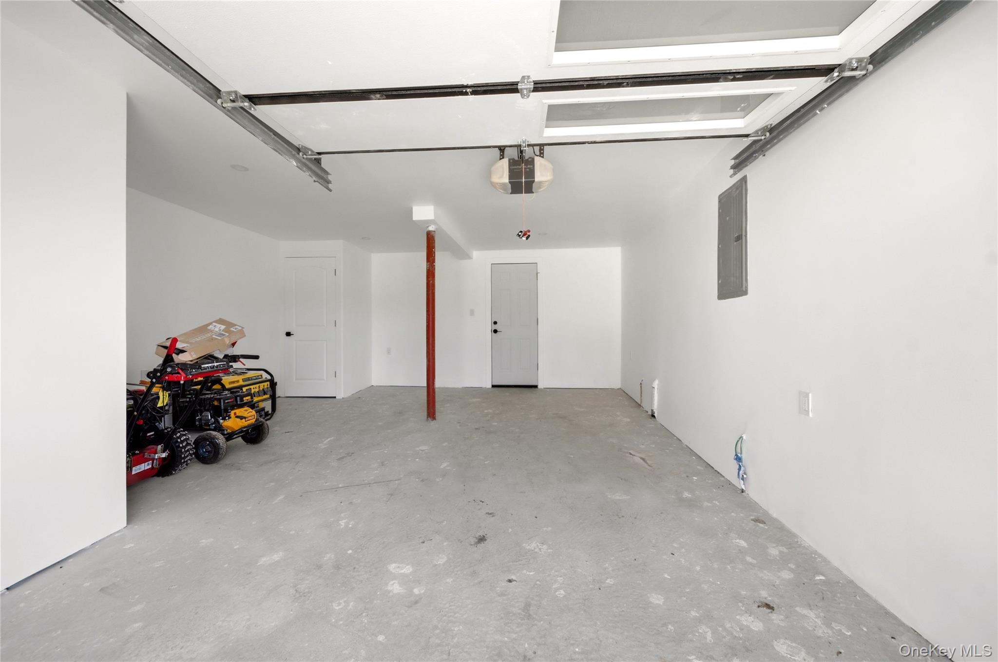 8 Hunt Avenue Property Photo 30