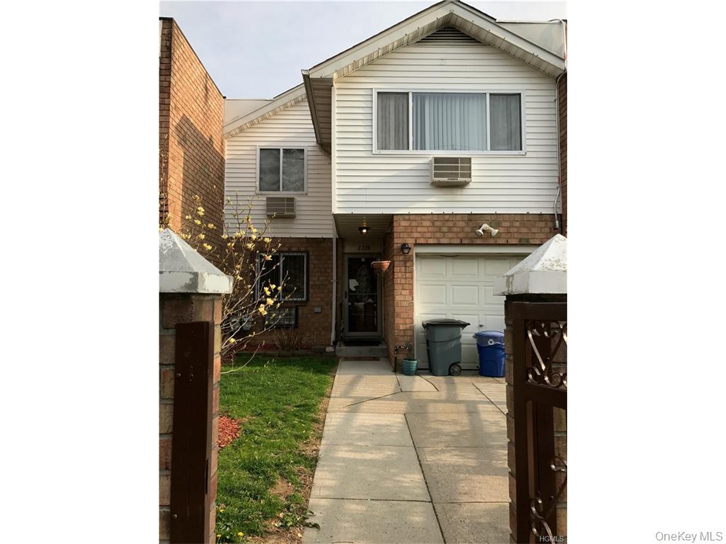 2226 Norton Avenue Property Photo 2