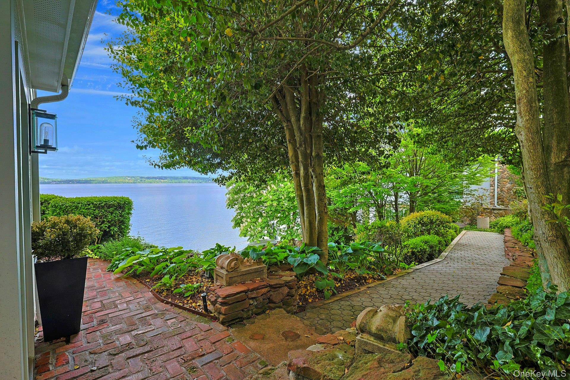 88 River Road Property Photo 5