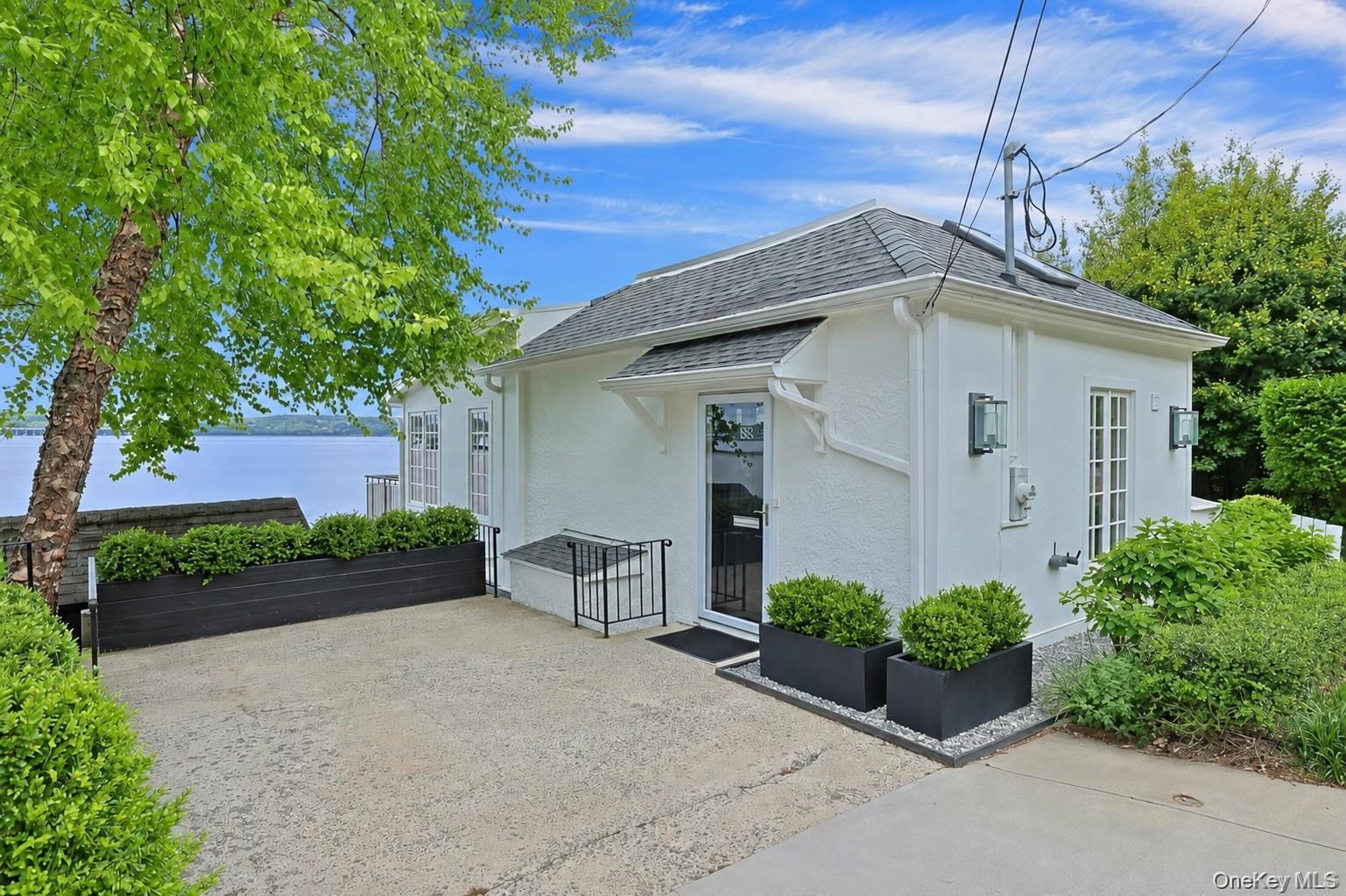 88 River Road Property Photo 15