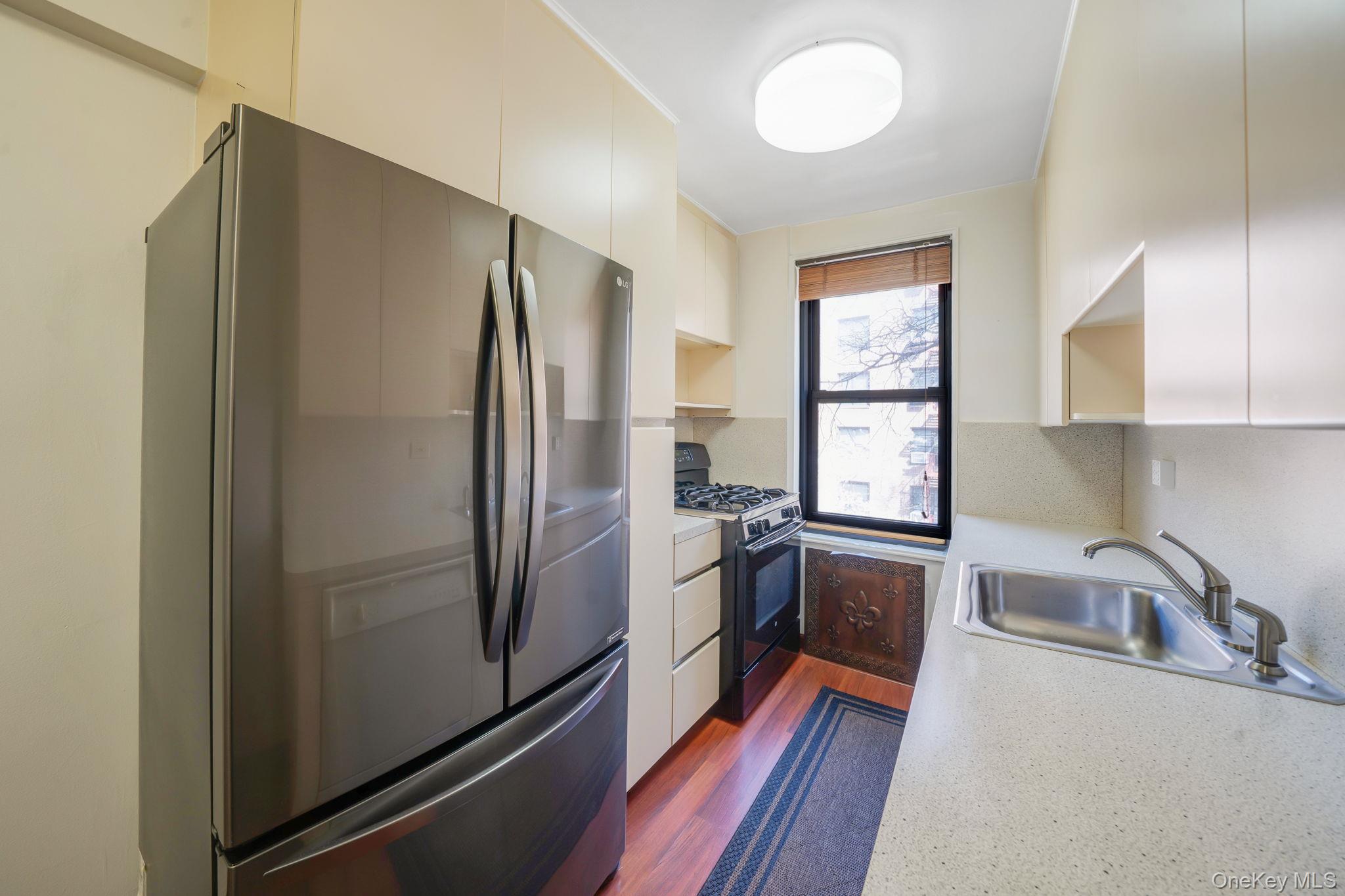 83-85 Woodhaven Boulevard 3l Property Photo 7