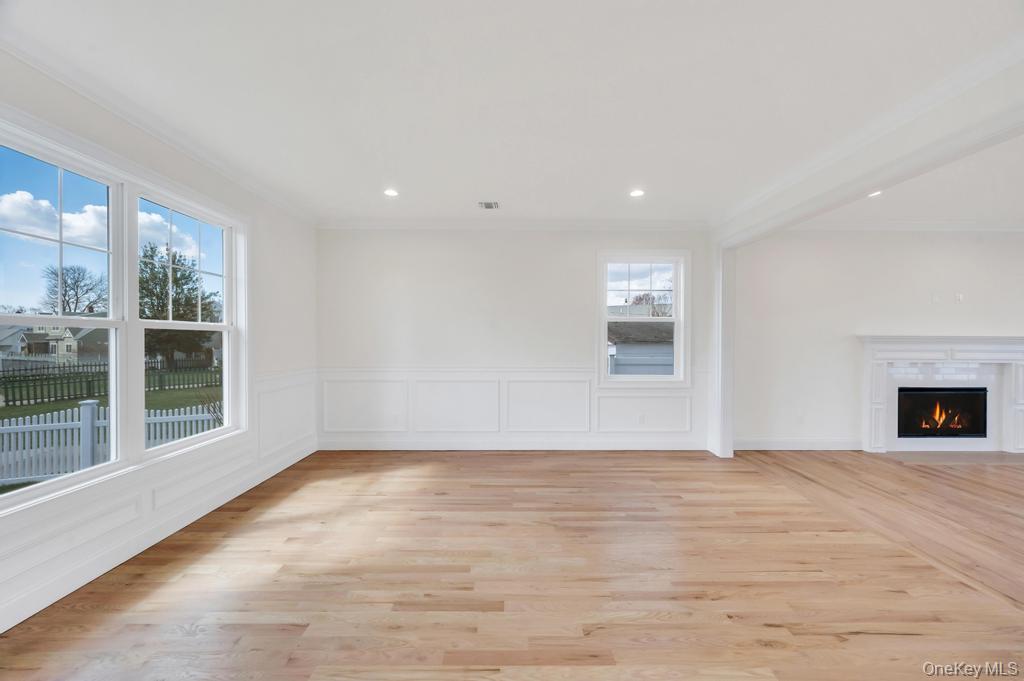 89 West Avenue Property Photo 10