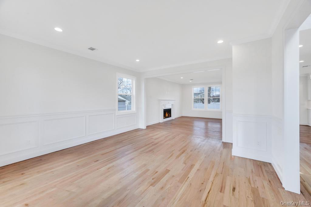 89 West Avenue Property Photo 11