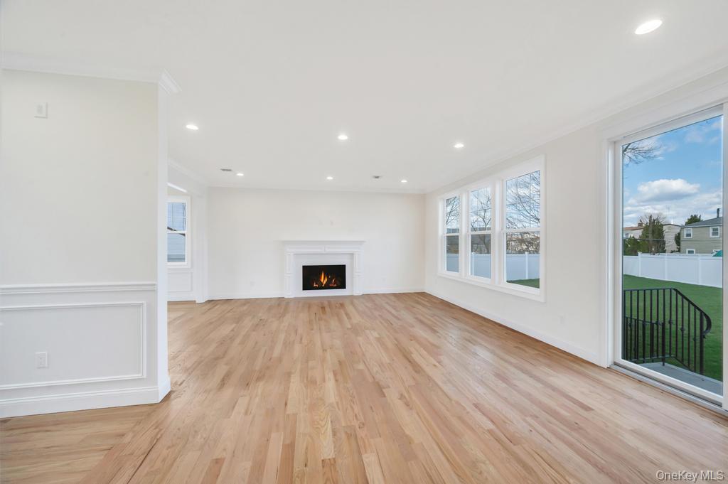 89 West Avenue Property Photo 14