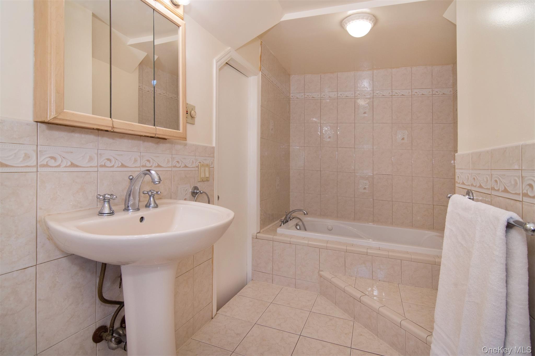 17 Lake Avenue Property Photo 25