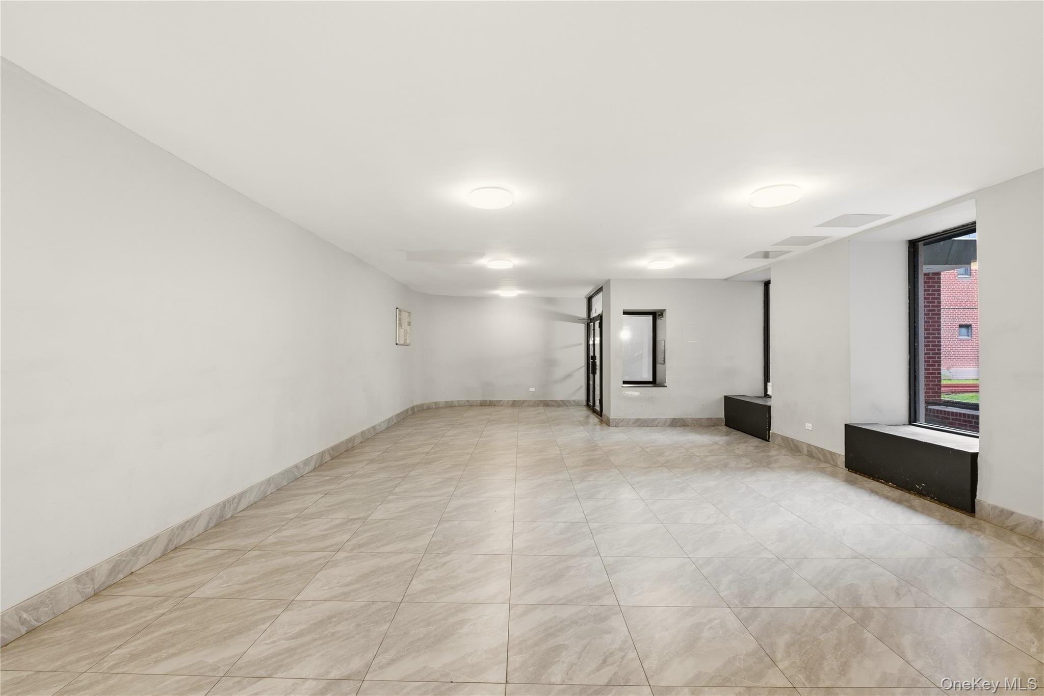 1165 E 54th Street 4g Property Photo 3
