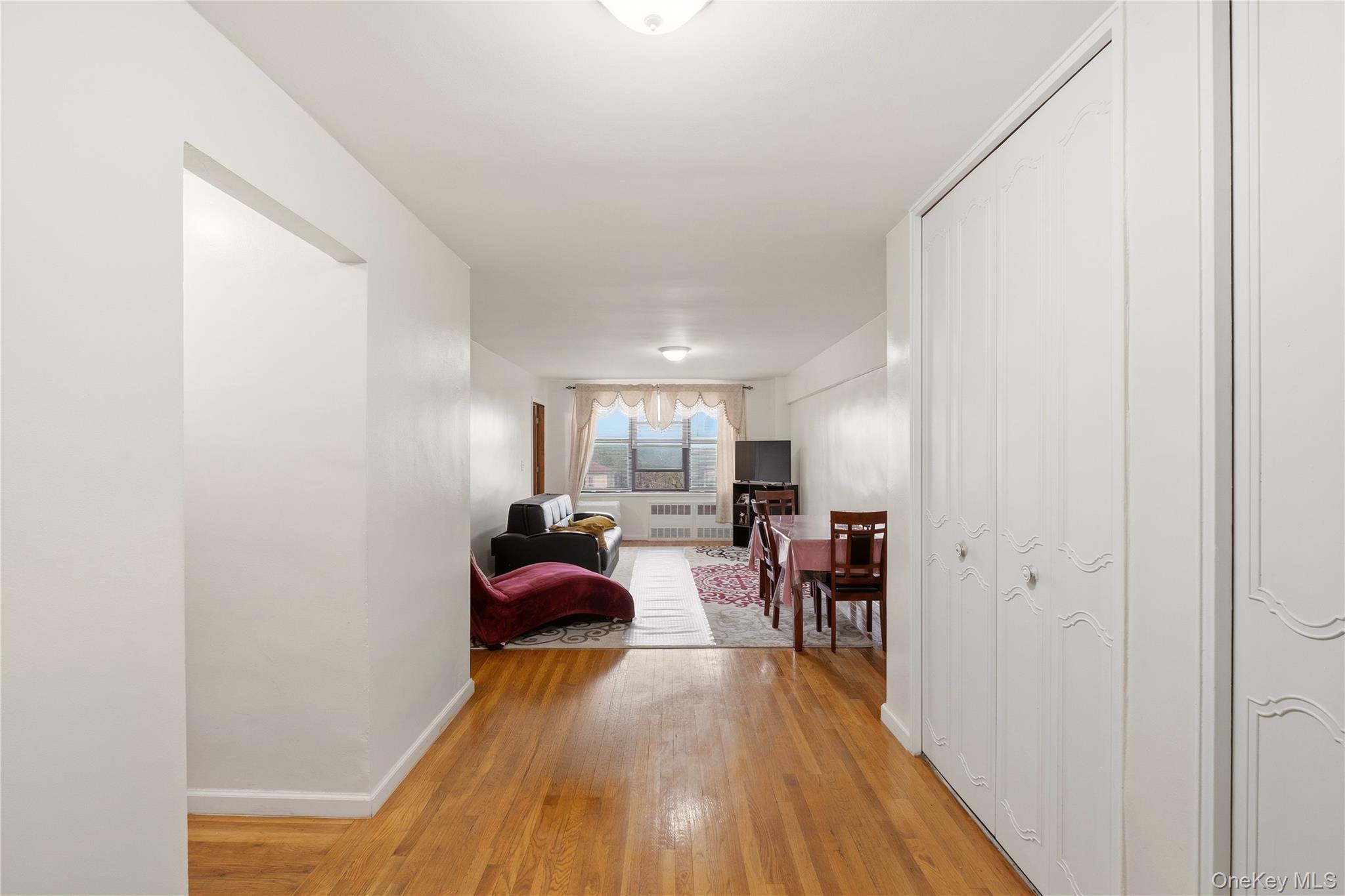 1165 E 54th Street 4g Property Photo 4