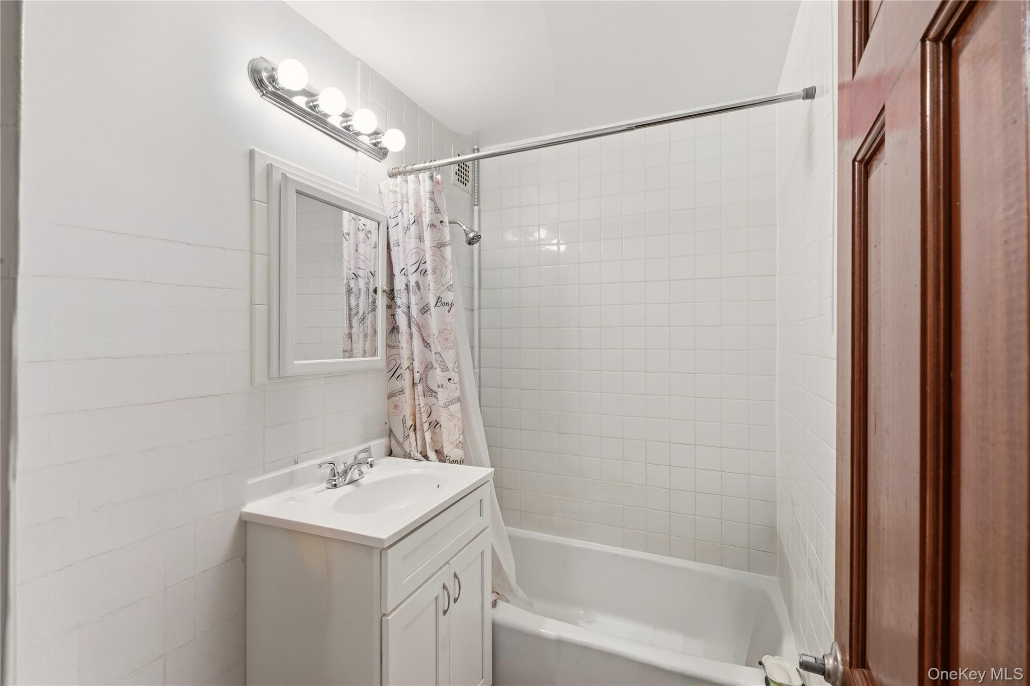 1165 E 54th Street 4g Property Photo 10