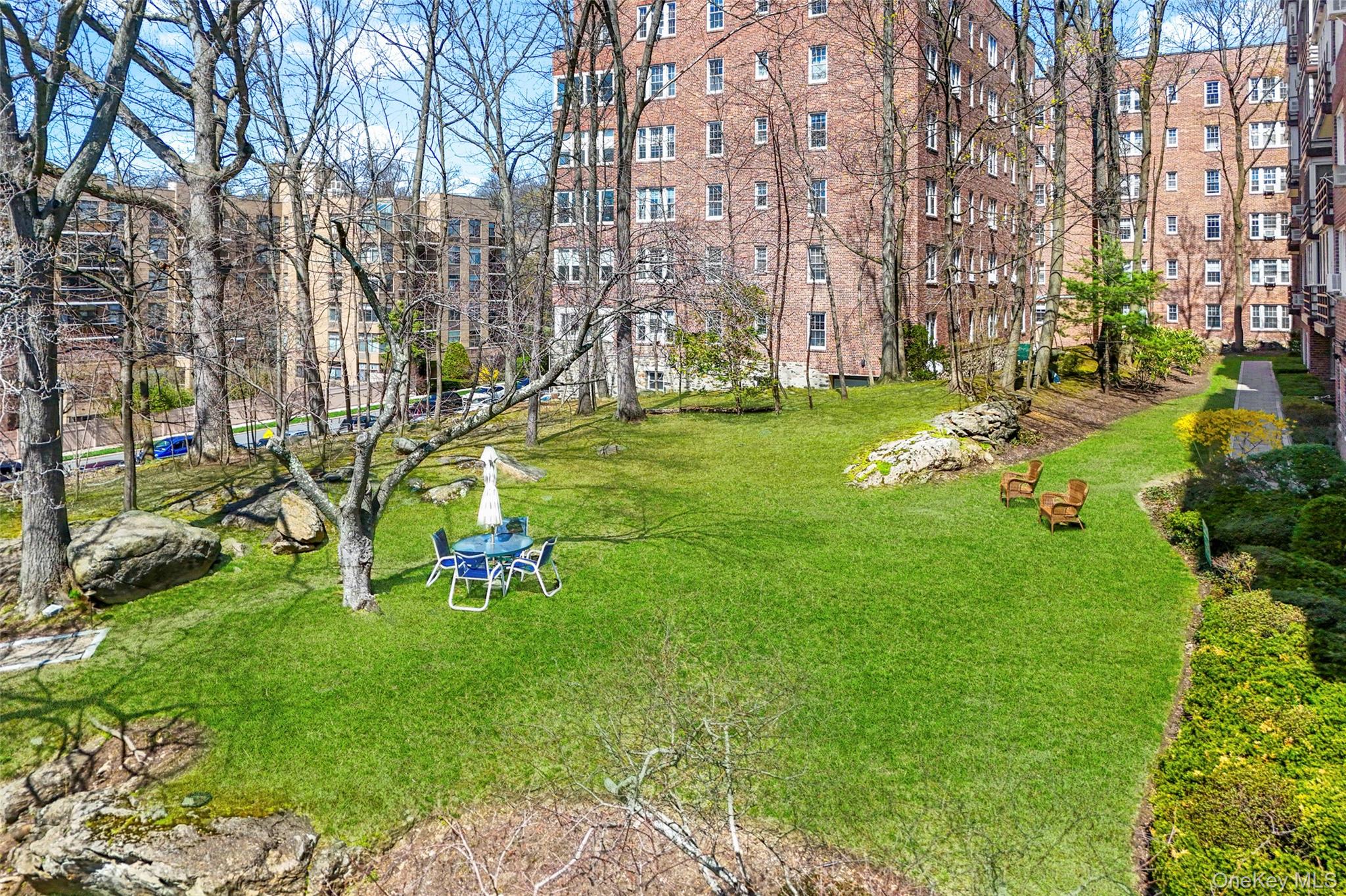 3 Washington Square 4d Property Photo 2