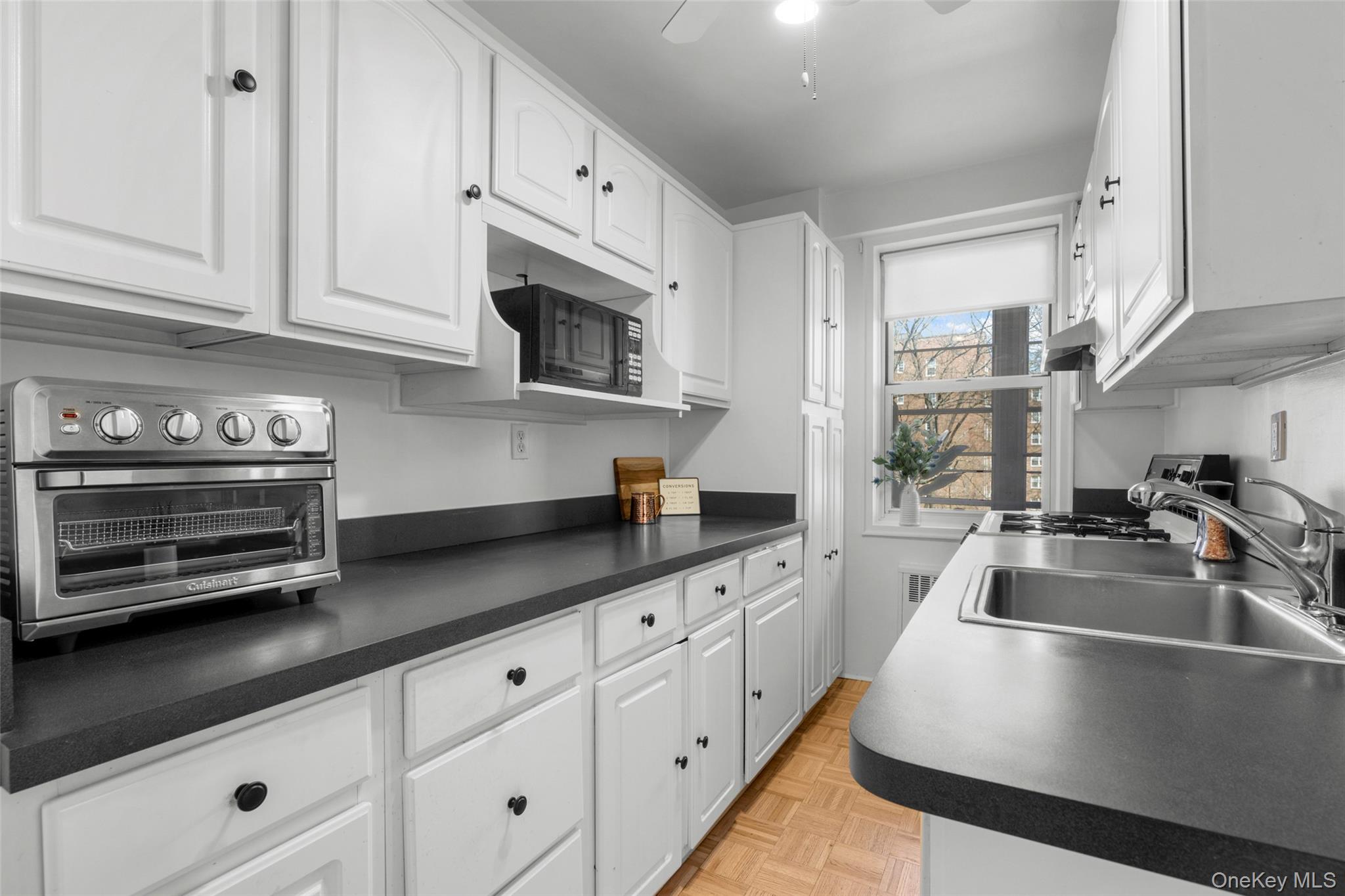 3 Washington Square 4d Property Photo 14