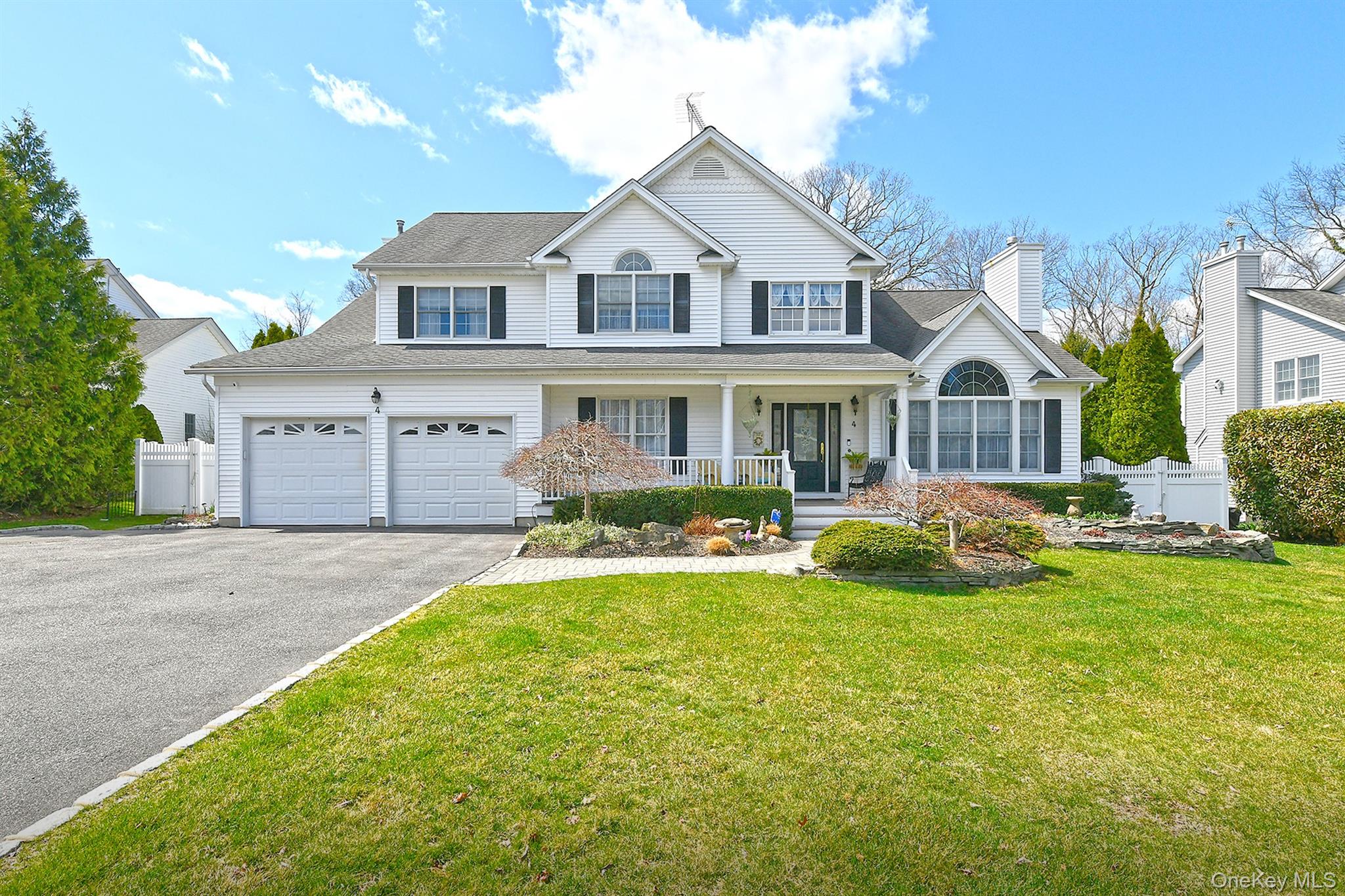 4 Rolling Wood Court Property Photo 1