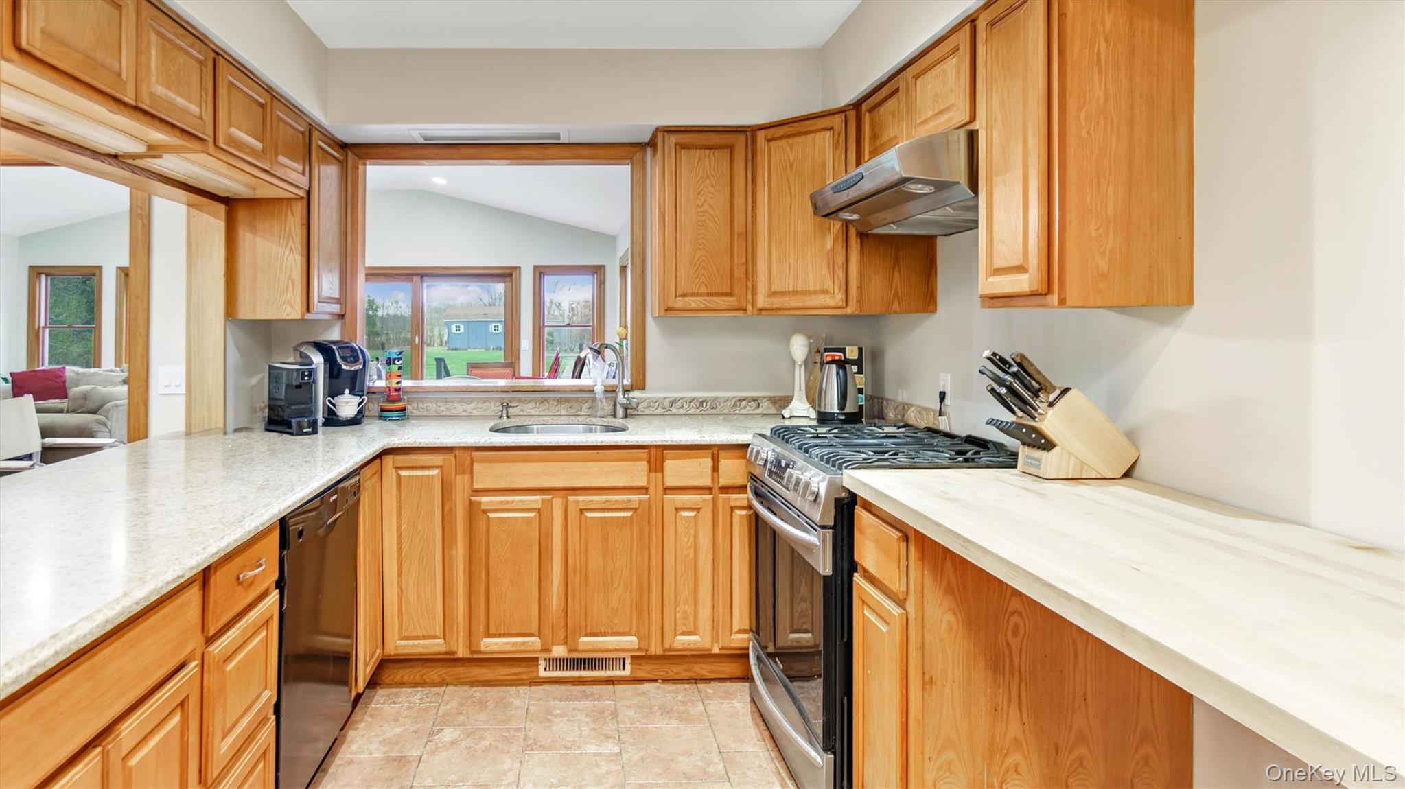 120 Promenade Drive Property Photo 8