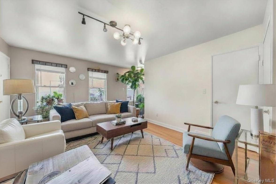 290 Lowndes Avenue C Property Photo 3