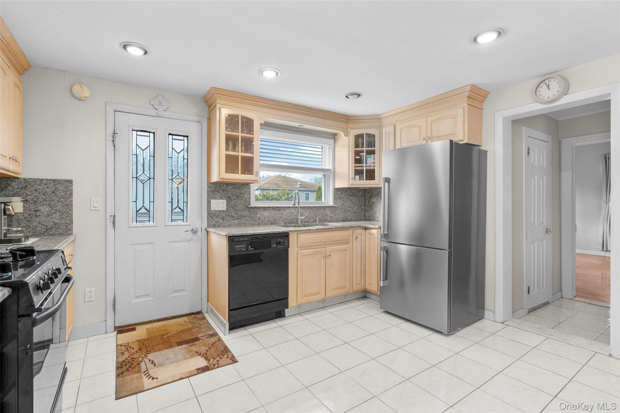 31 Elmwood Avenue Property Photo 3