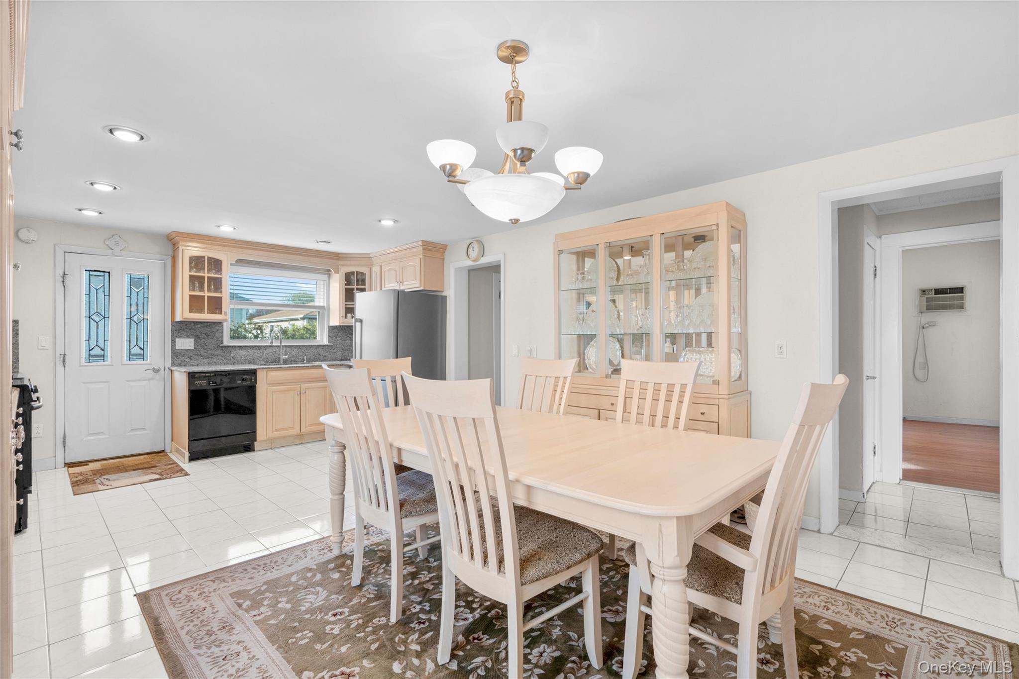 31 Elmwood Avenue Property Photo 5