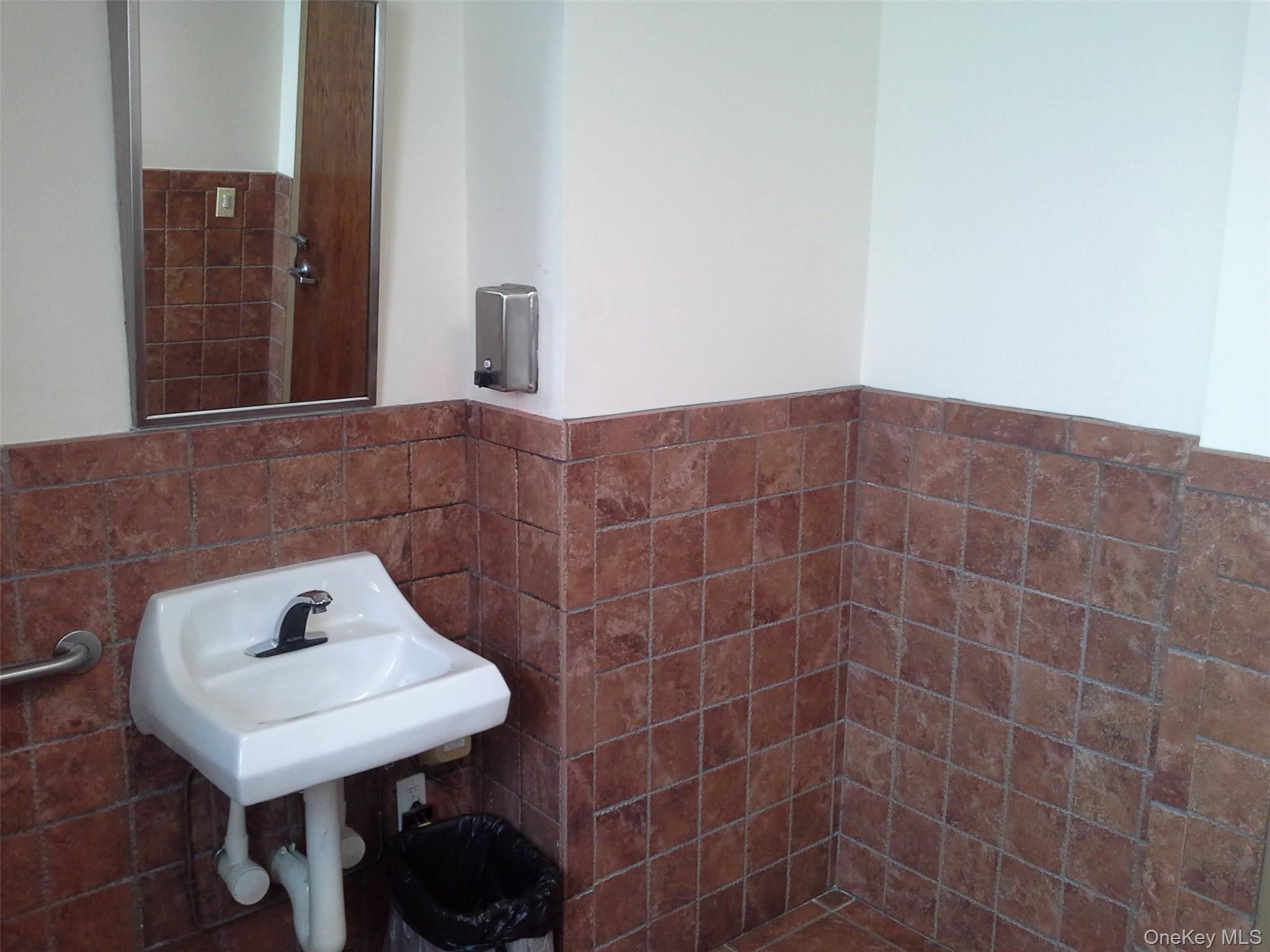 64 Division Avenue Property Photo 10