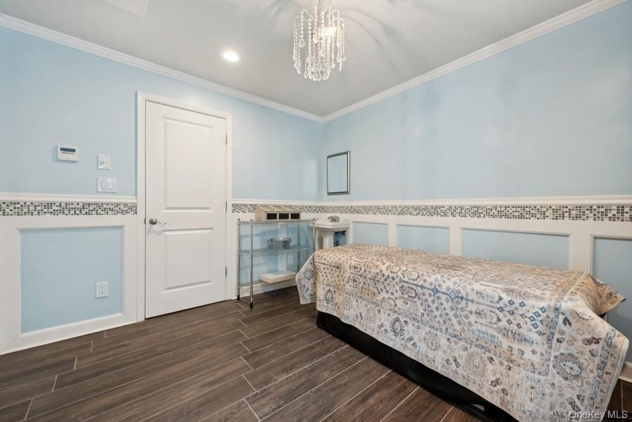 504 Merrick Road Gf Property Photo 11