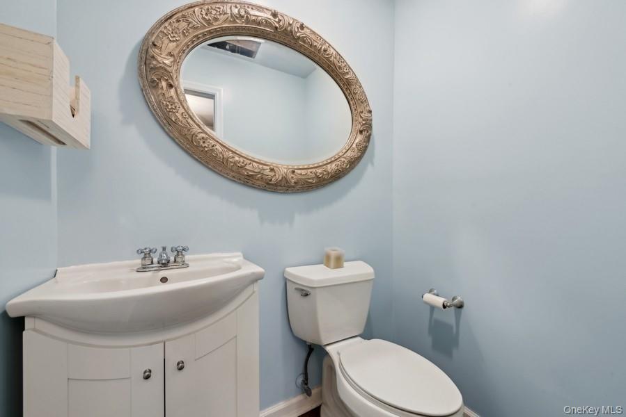 504 Merrick Road Gf Property Photo 15