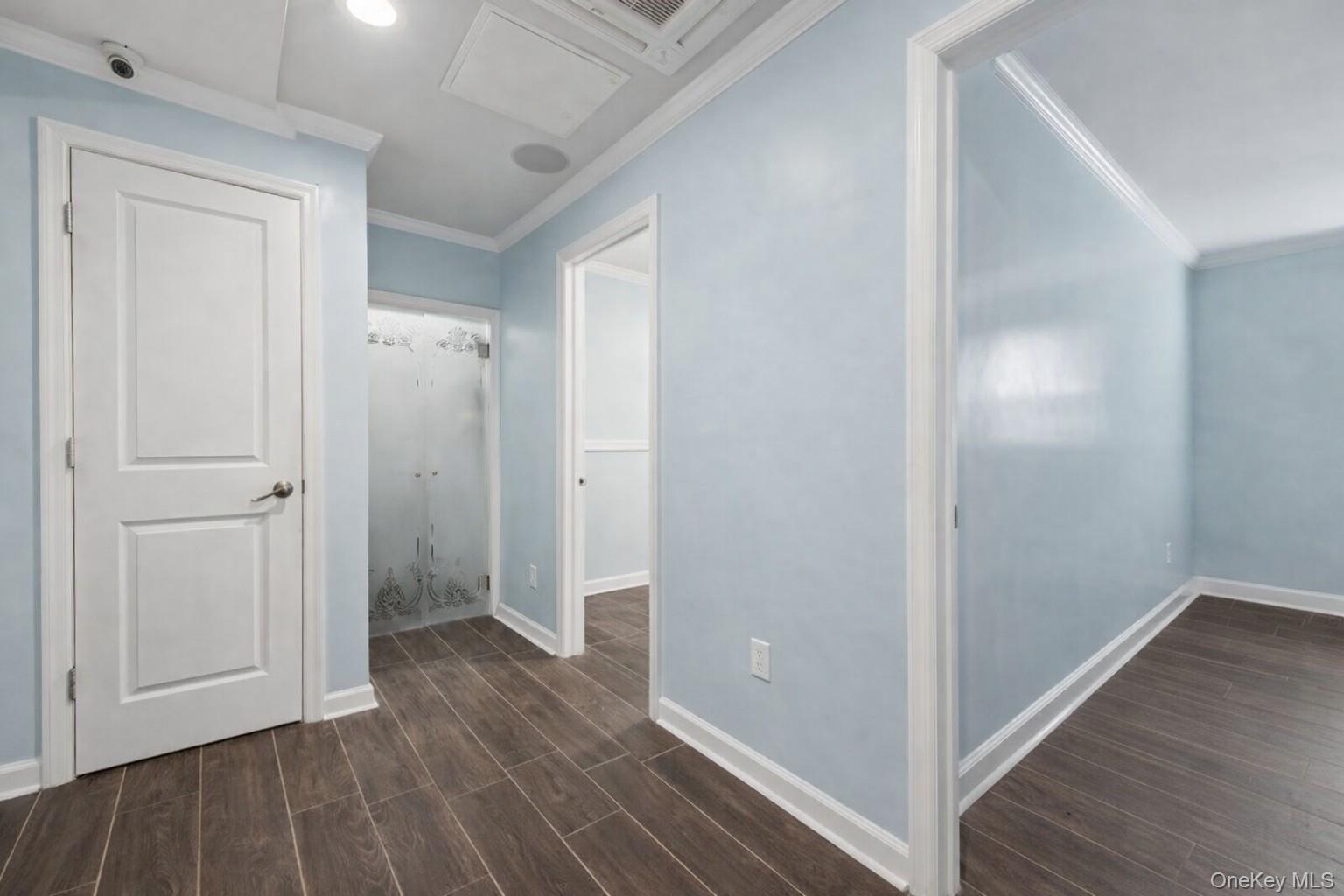 504 Merrick Road Gf Property Photo 19