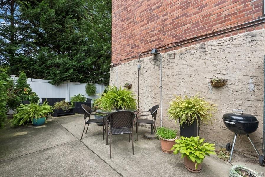 504 Merrick Road Gf Property Photo 23
