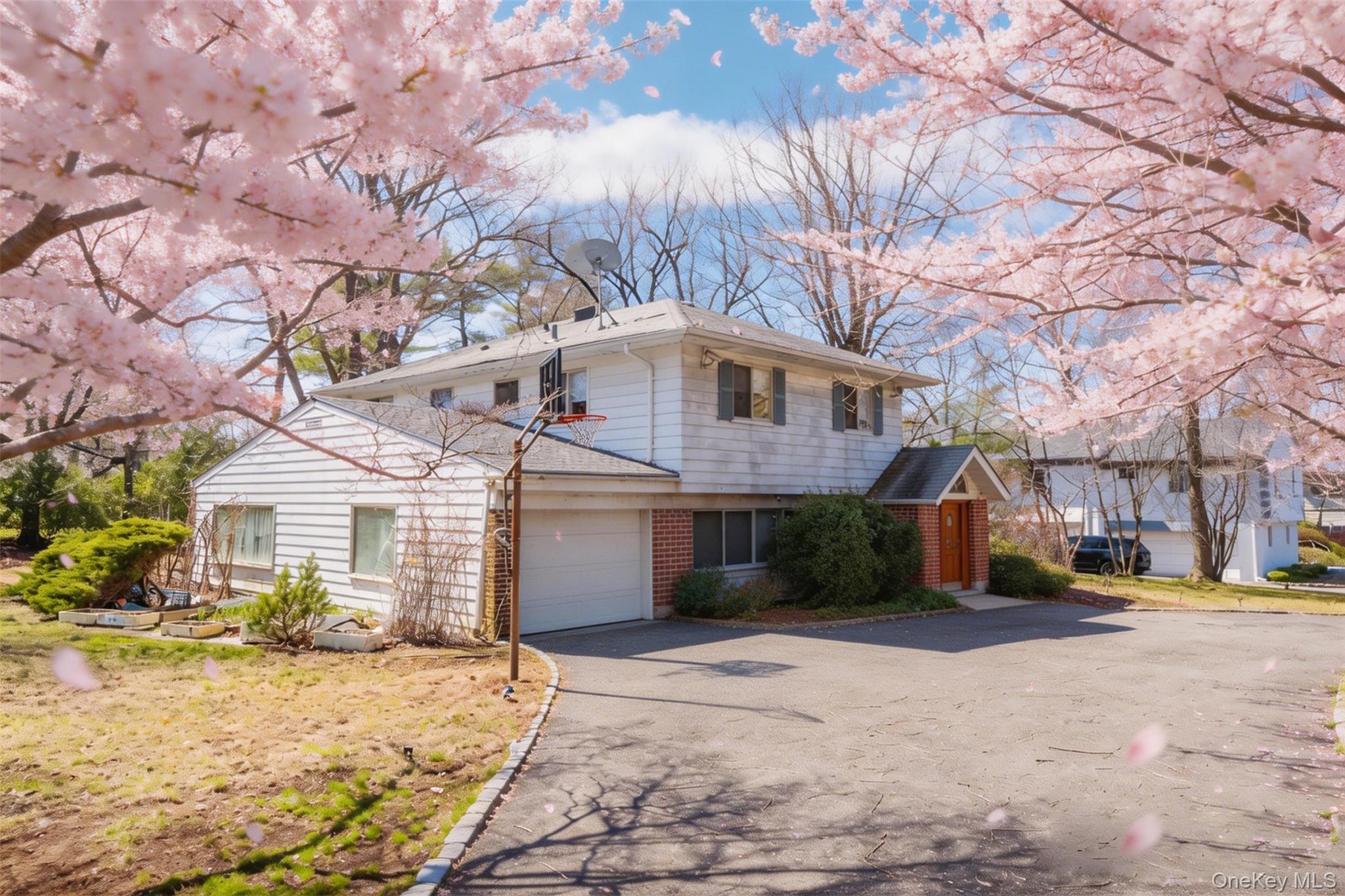 71 Horace Harding Boulevard Property Photo 1