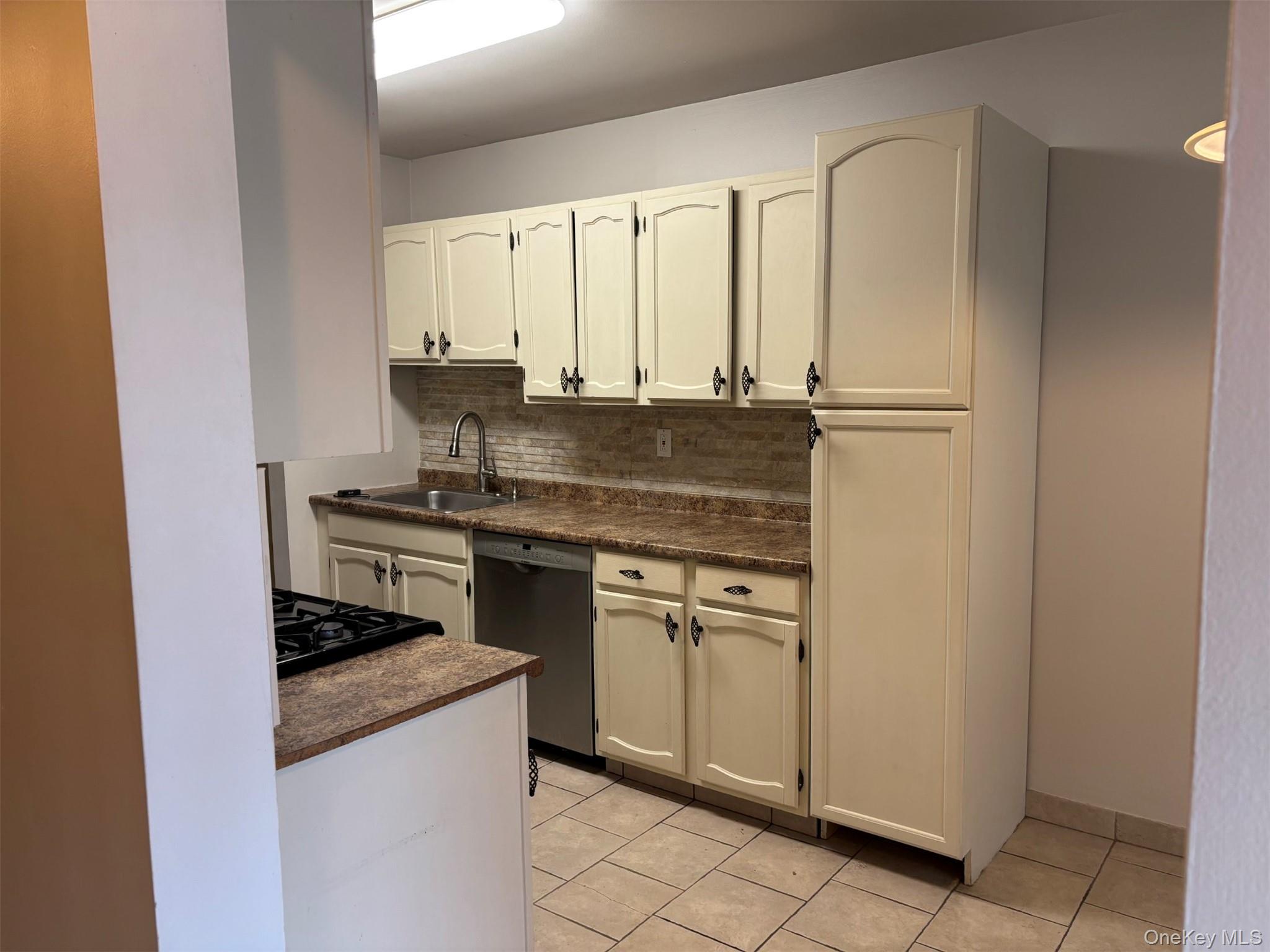 92 Lake Ridge Cove Property Photo 4