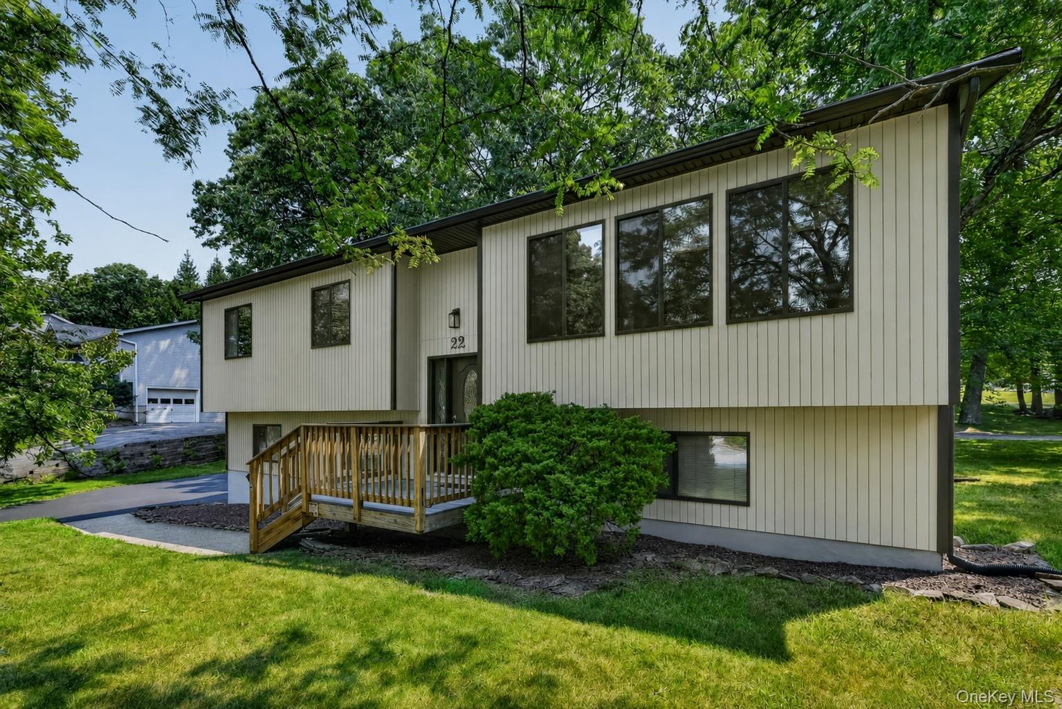 22 Cambridge Circle Property Photo 1