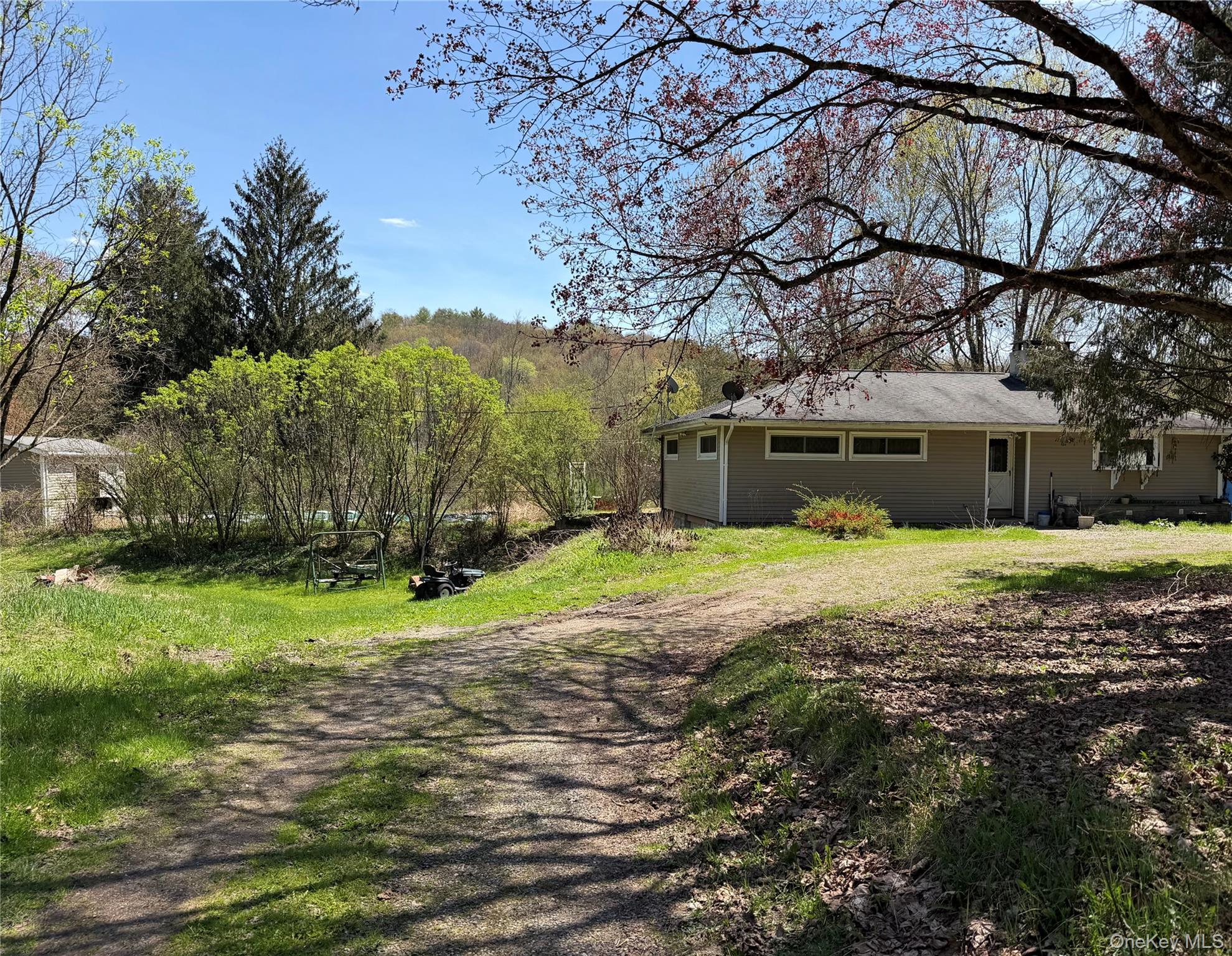 2518 Route 9g Property Photo 1