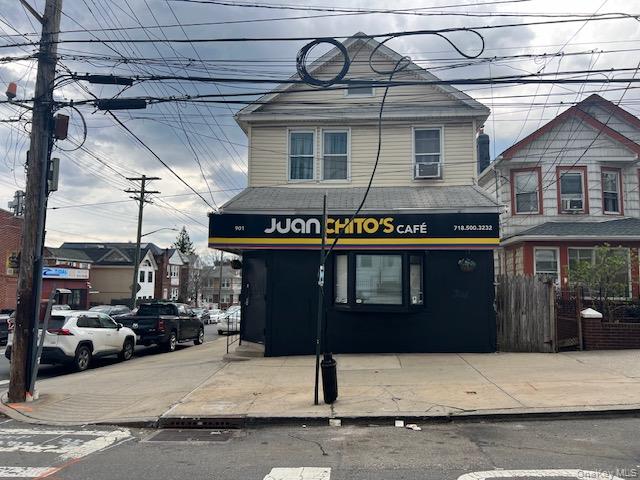 901 College Point Boulevard Property Photo 2
