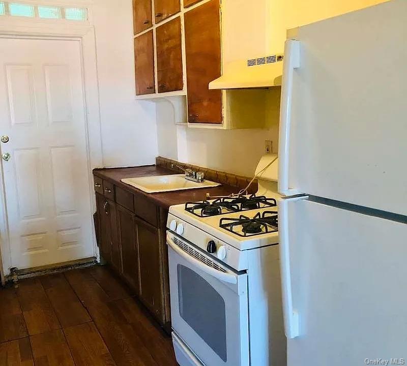 3228 61st Street Property Photo 4