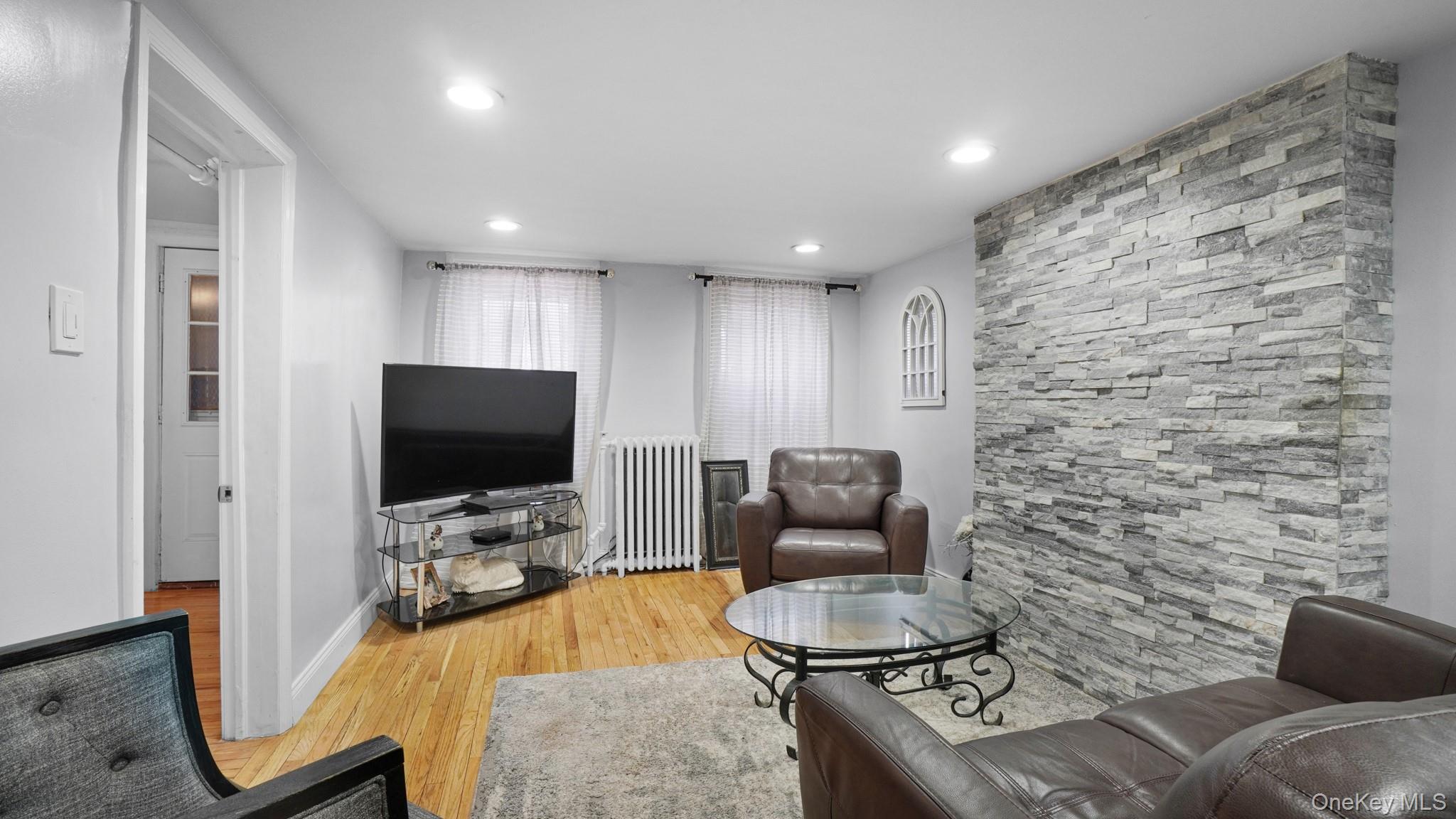 120 4th Avenue Property Photo 3