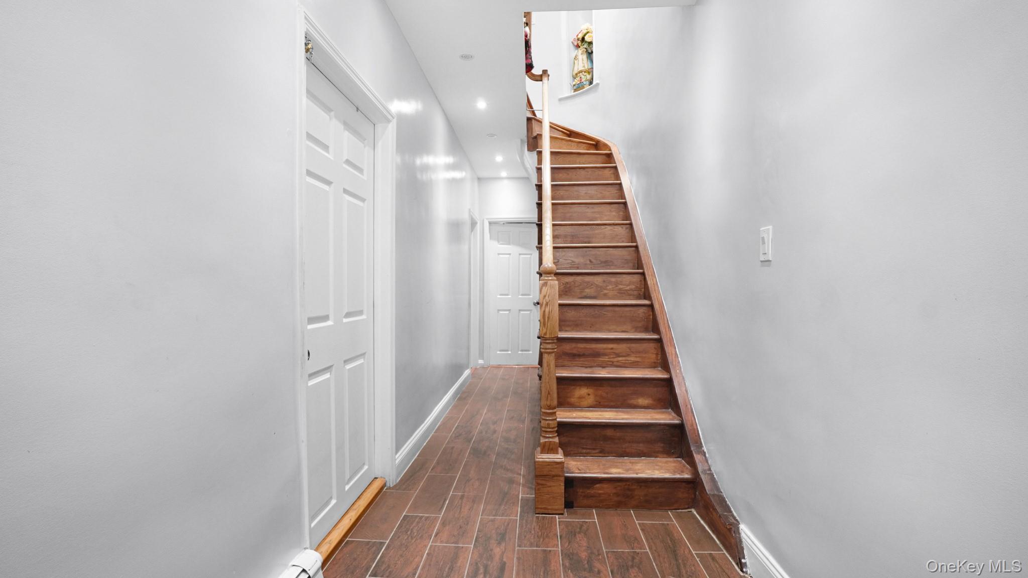 120 4th Avenue Property Photo 12