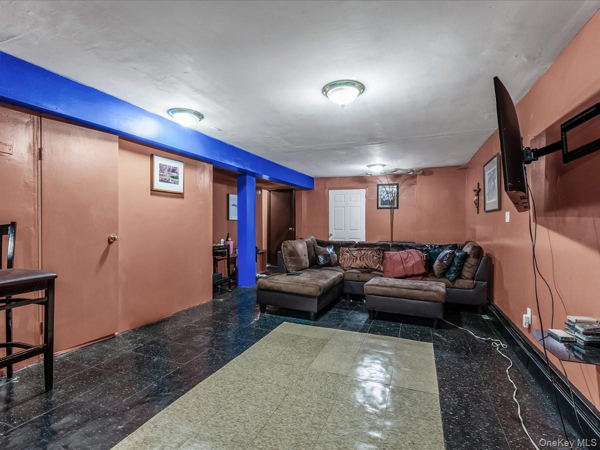 562 Rogers Avenue Property Photo 6