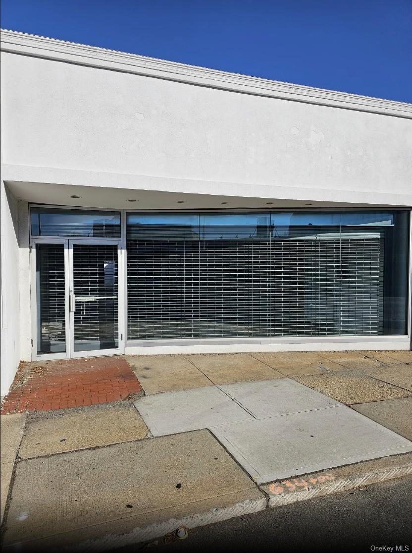 323 Sunrise Highway Property Photo 1