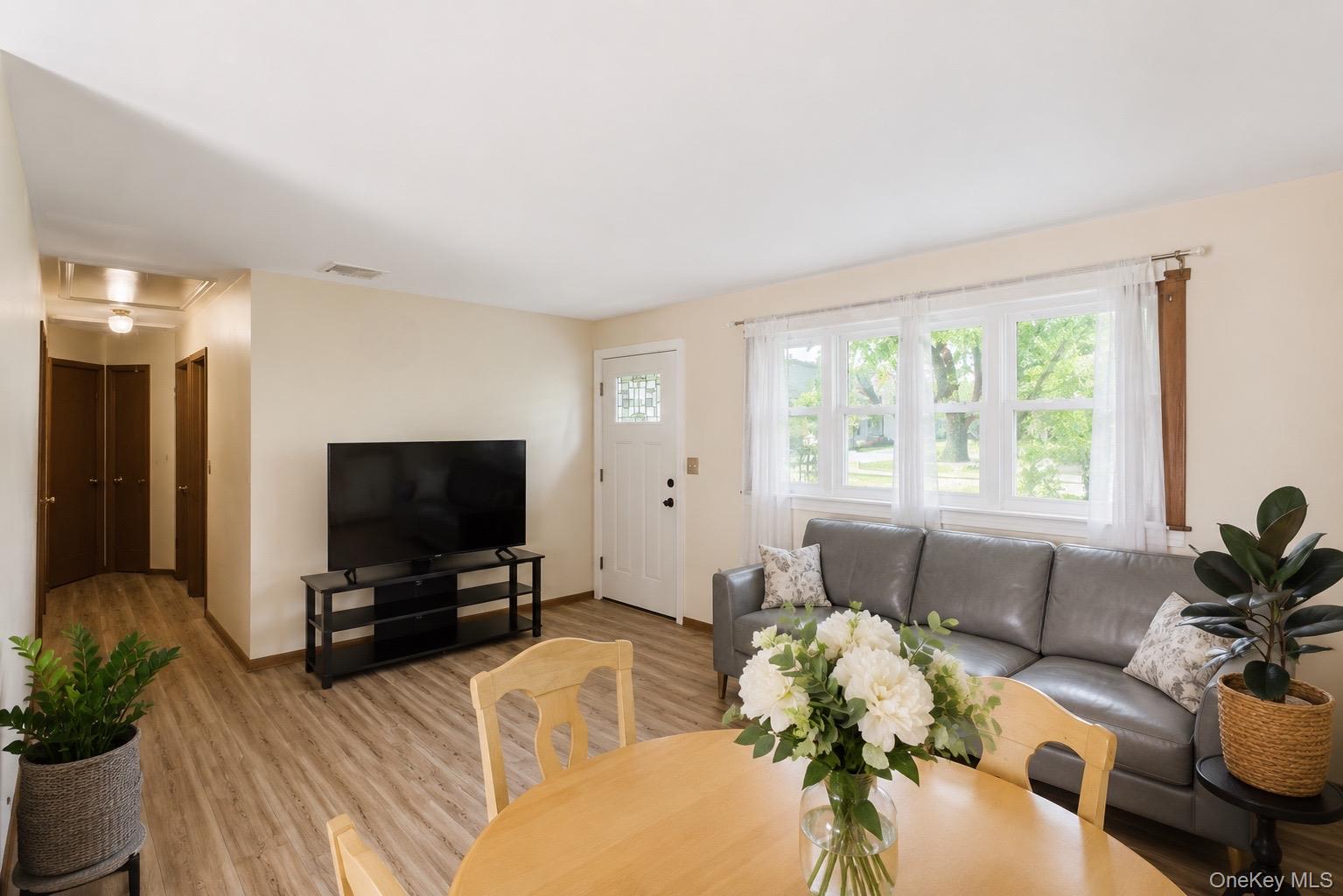 1016 Howells Road Property Photo 2