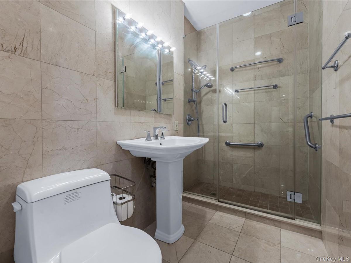 1 Kensington Gate Ph 14 Property Photo 22