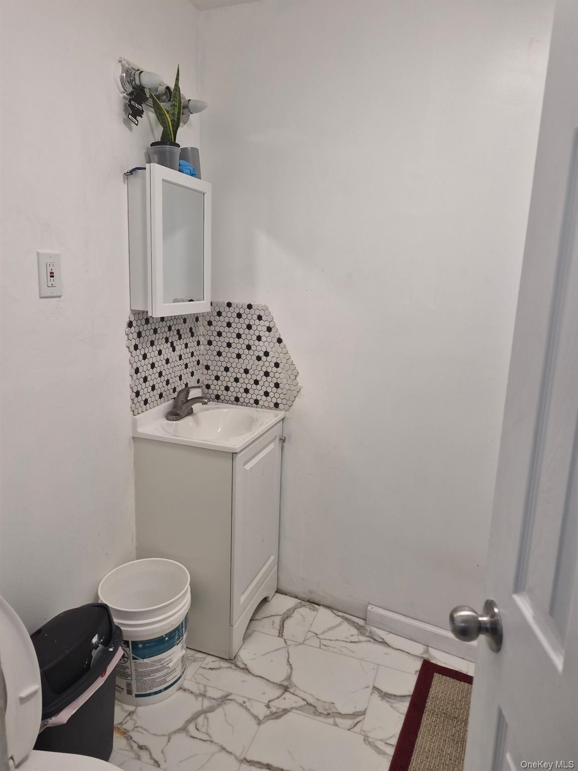 85 Grove Street Property Photo 11