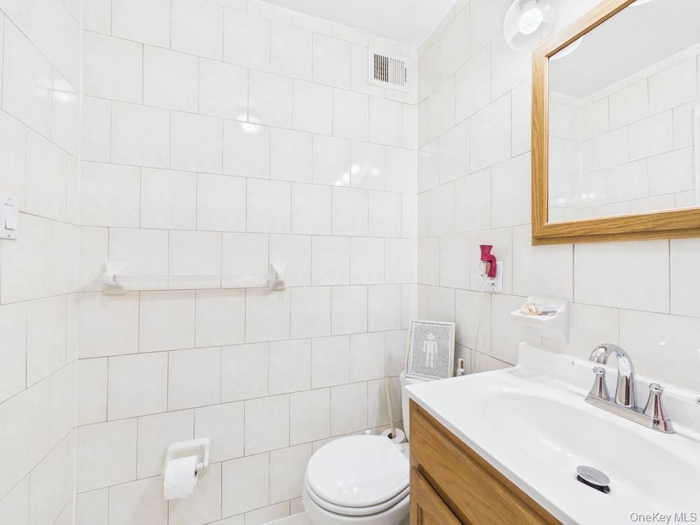 6515 Alderton Street 3f Property Photo 9