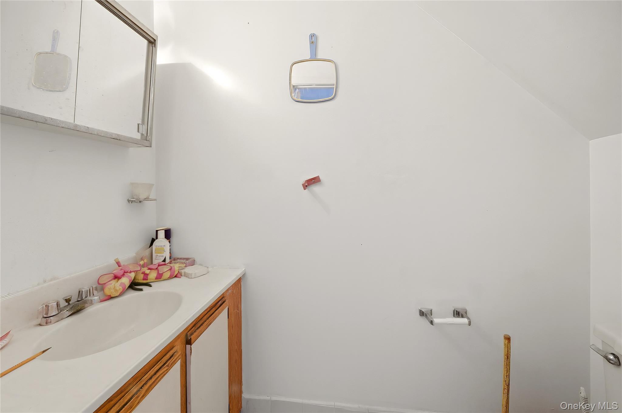 835 Underhill Avenue 62b Property Photo 10