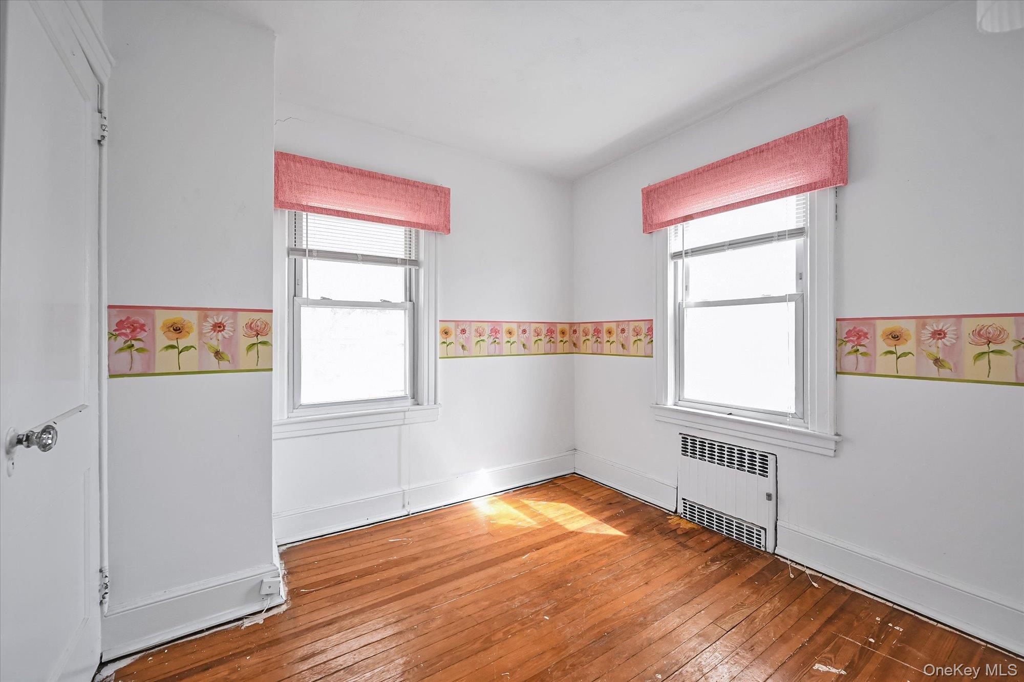 32-17 Murray Street Property Photo 12