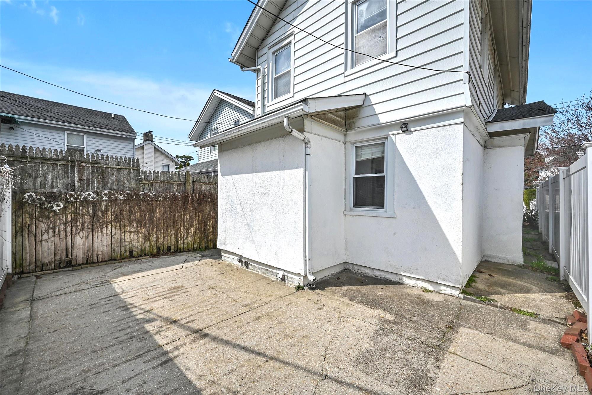32-17 Murray Street Property Photo 16