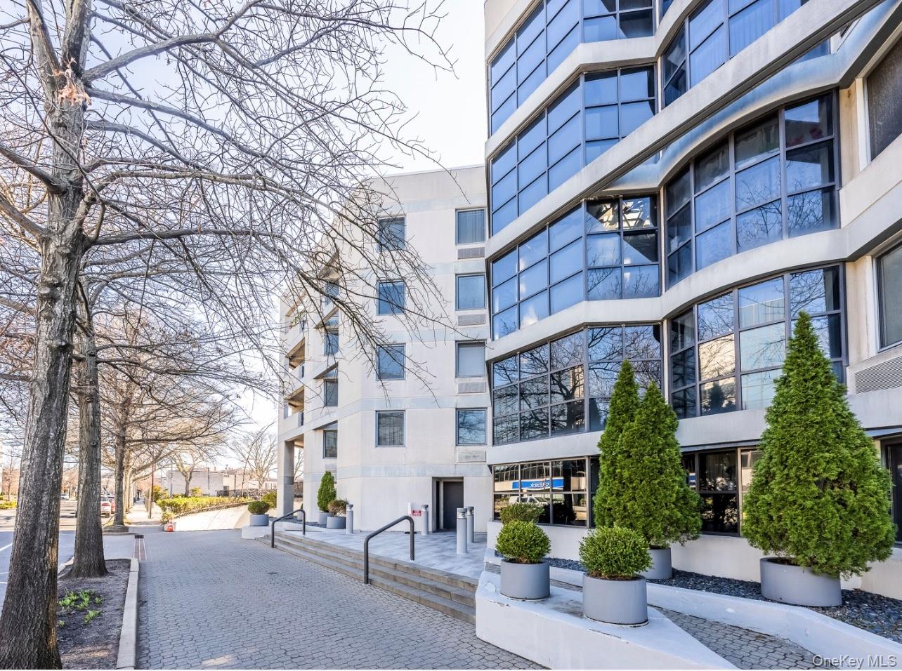 100 Great Neck Road 4d Property Photo 1