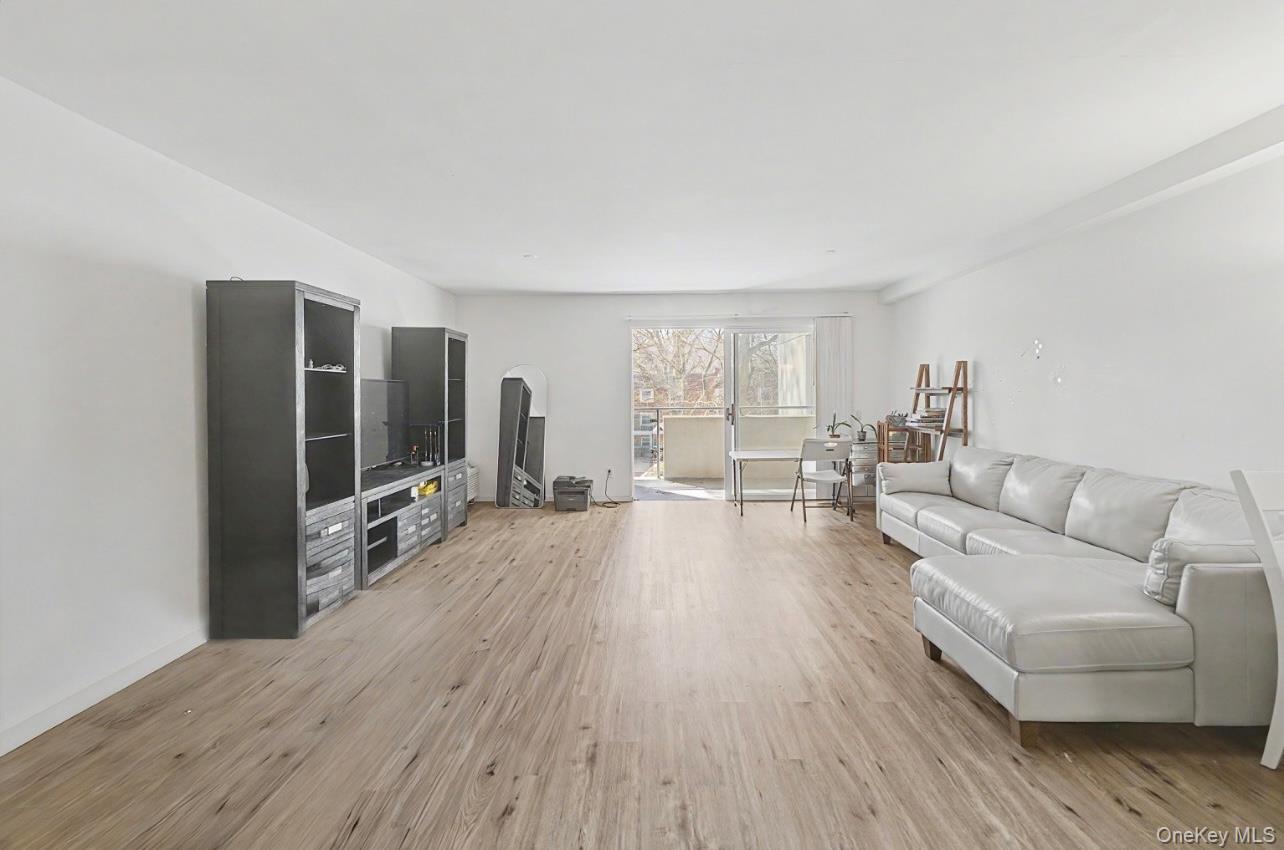 100 Great Neck Road 4d Property Photo 6