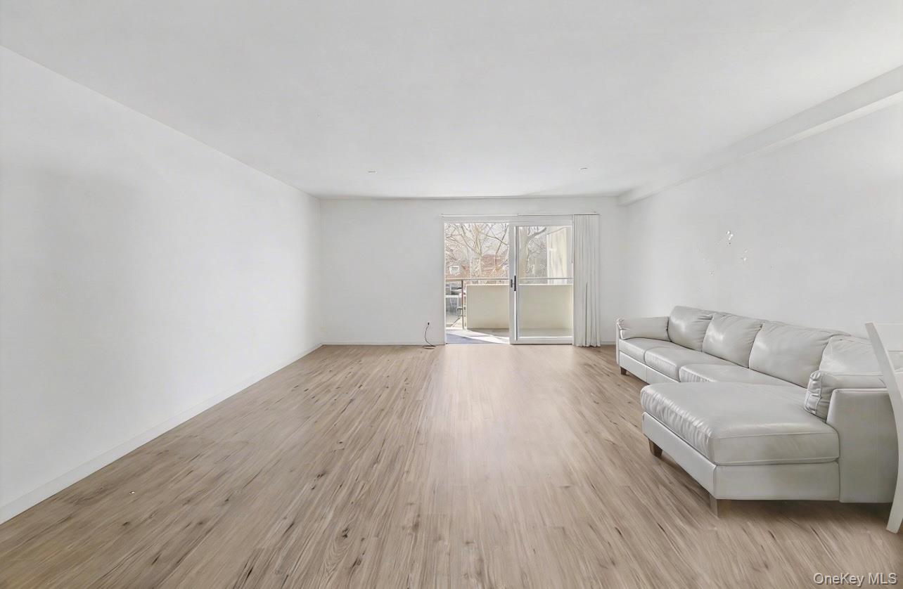 100 Great Neck Road 4d Property Photo 8