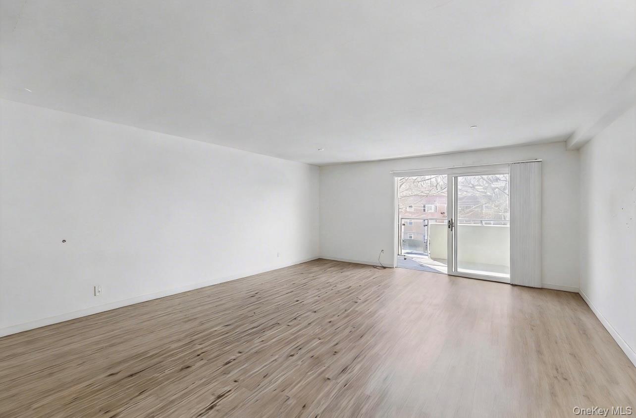 100 Great Neck Road 4d Property Photo 9