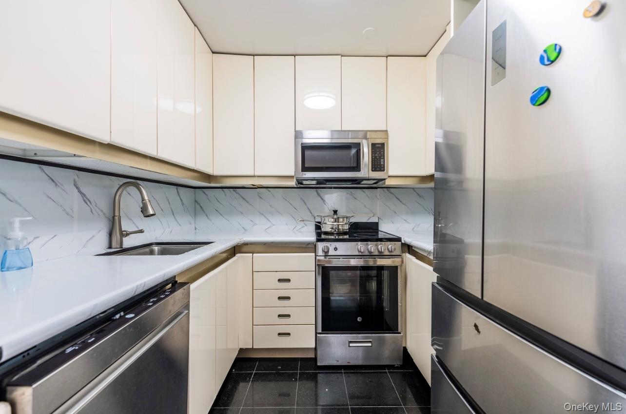 100 Great Neck Road 4d Property Photo 19
