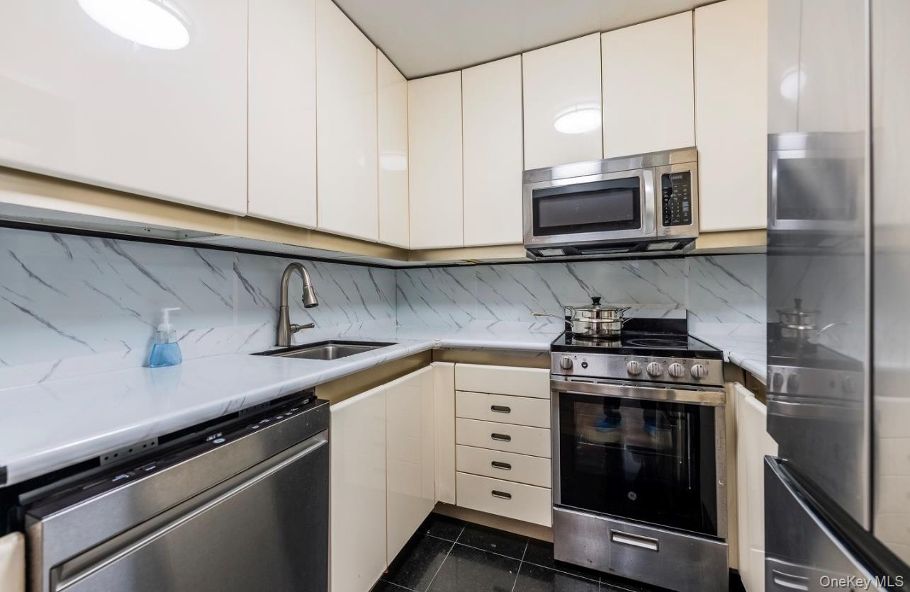 100 Great Neck Road 4d Property Photo 20