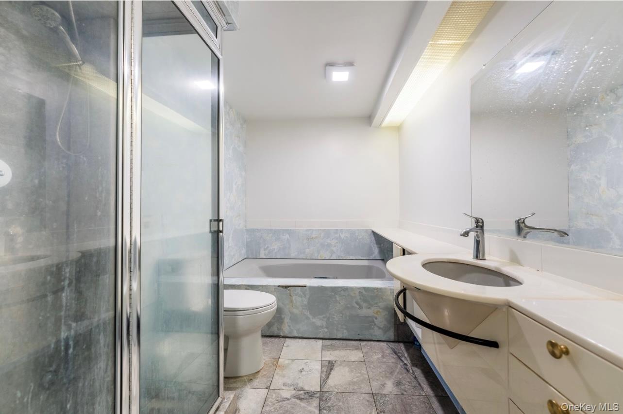 100 Great Neck Road 4d Property Photo 22