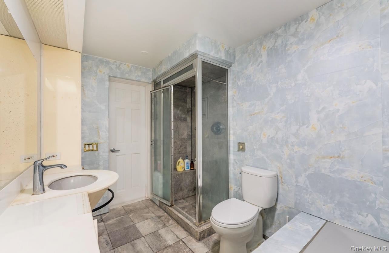 100 Great Neck Road 4d Property Photo 23
