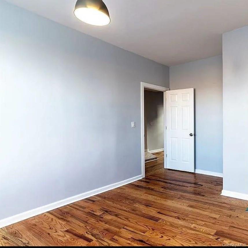 712 E 211th Street Property Photo 19